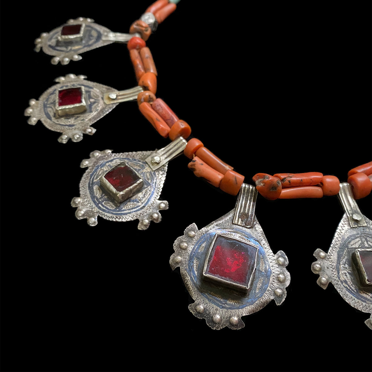Broche/Pendentif Ancien En Argent Avec Cabochon De Corail - Style Berbère/kabyle Ethnique
