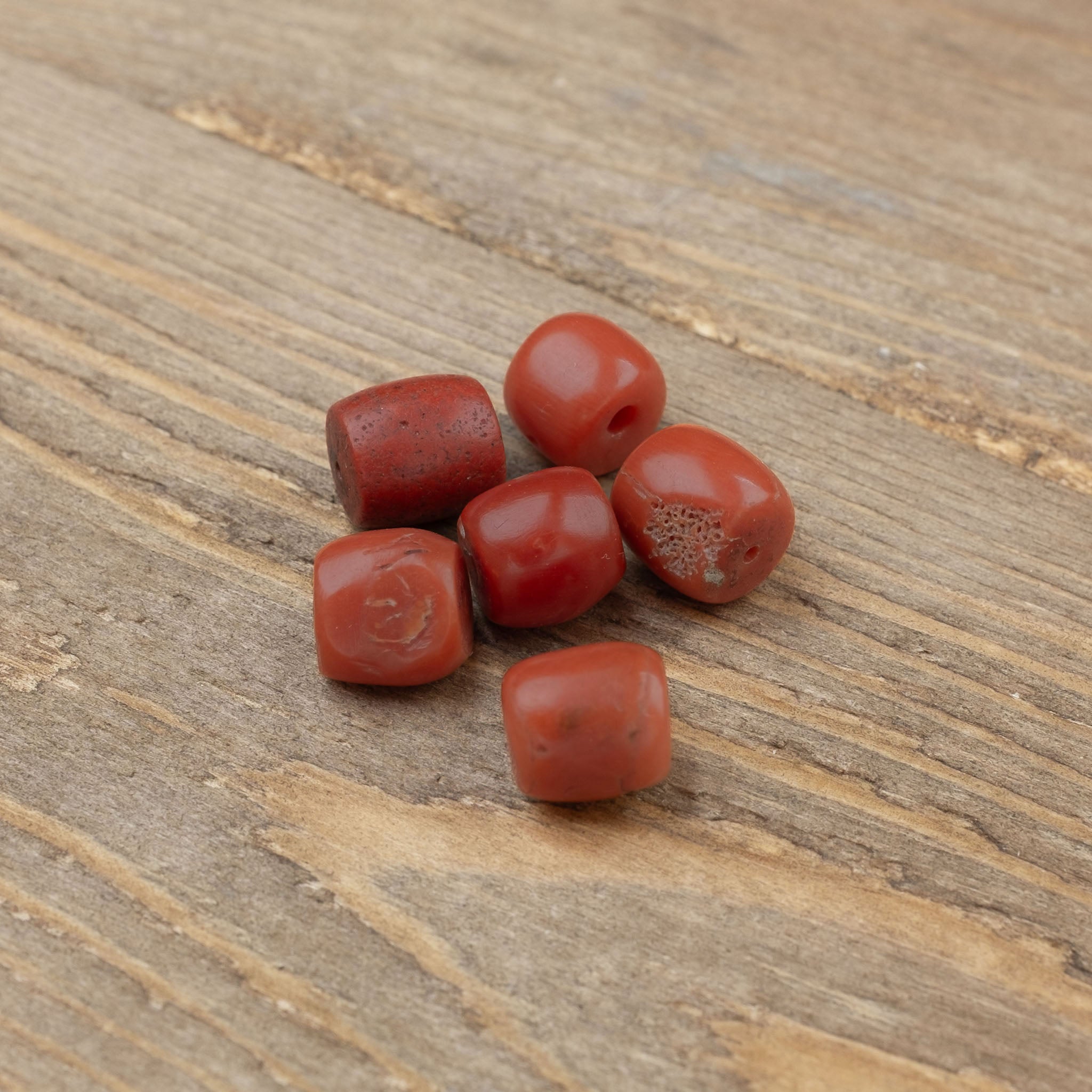 Old Mediterranean Natural Coral Beads -  Strand  5.7 g - 珊瑚