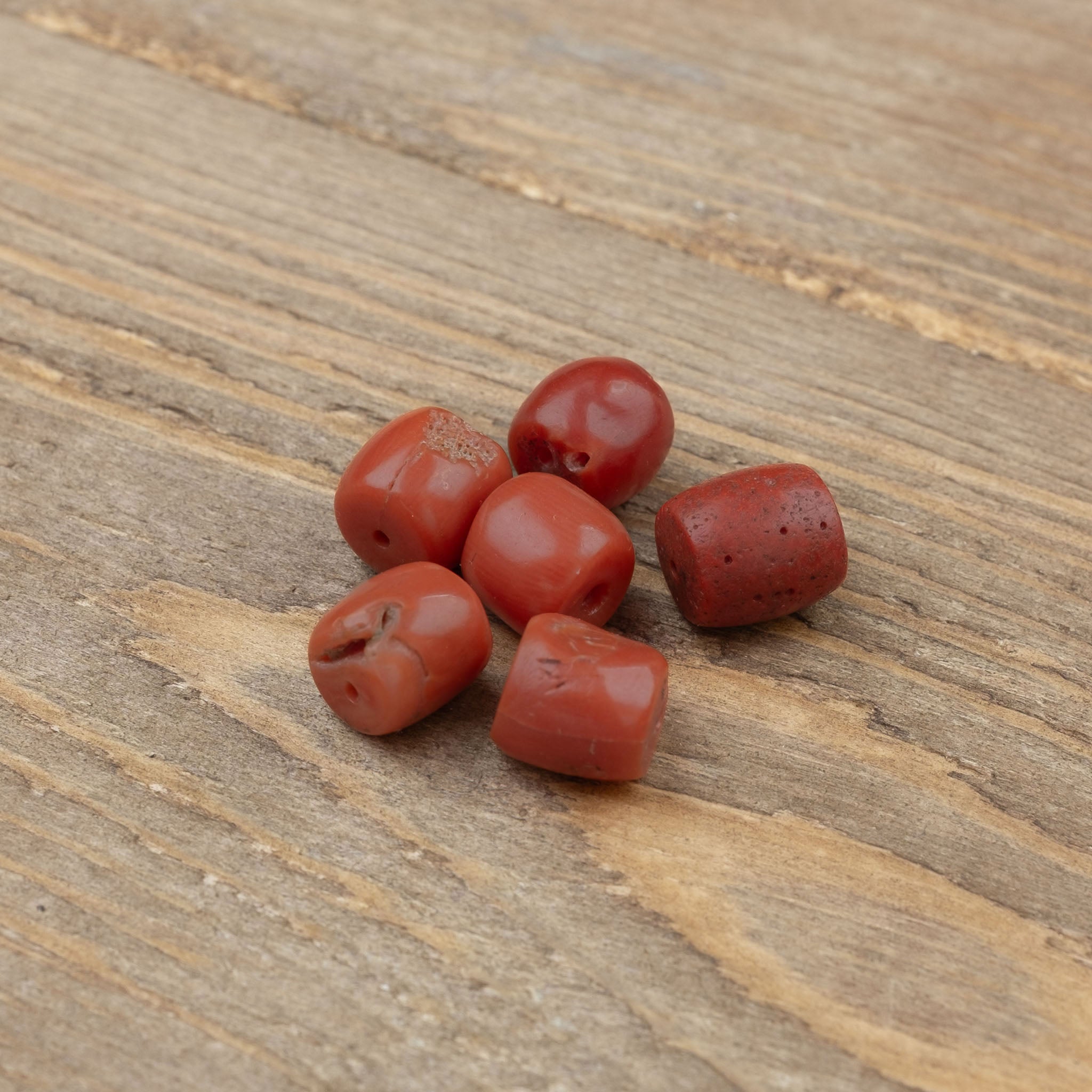 Old Mediterranean Natural Coral Beads -  Strand  5.7 g - 珊瑚