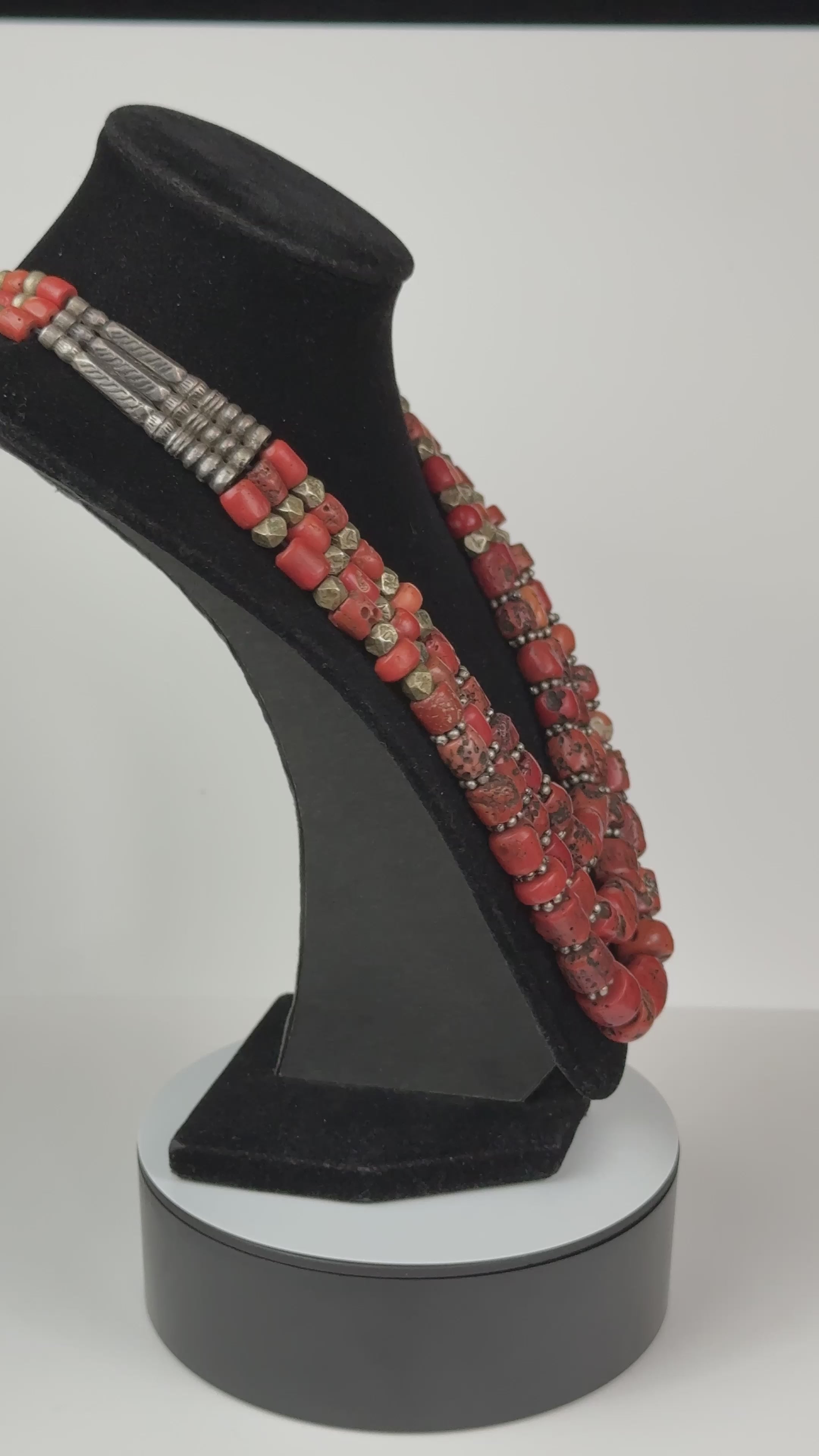 Stunning Vintage Mediterranean Coral & Silver Necklace