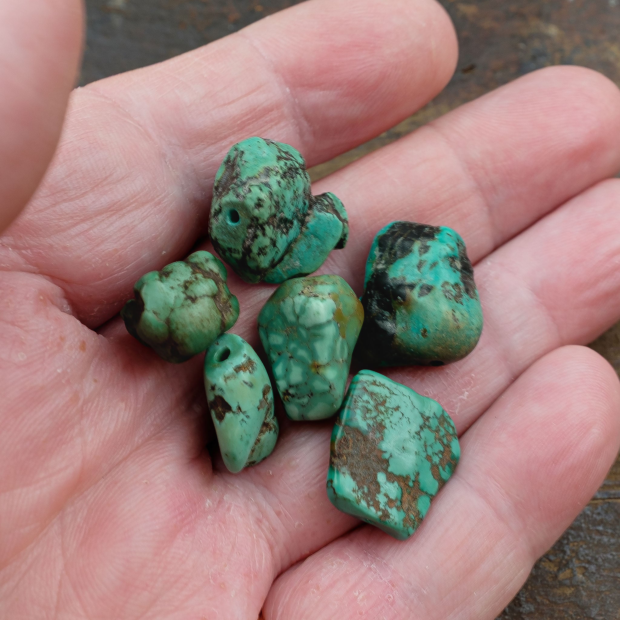 Collection of 6 x Antique Tibetan Turquoise Beads (19.3 g)