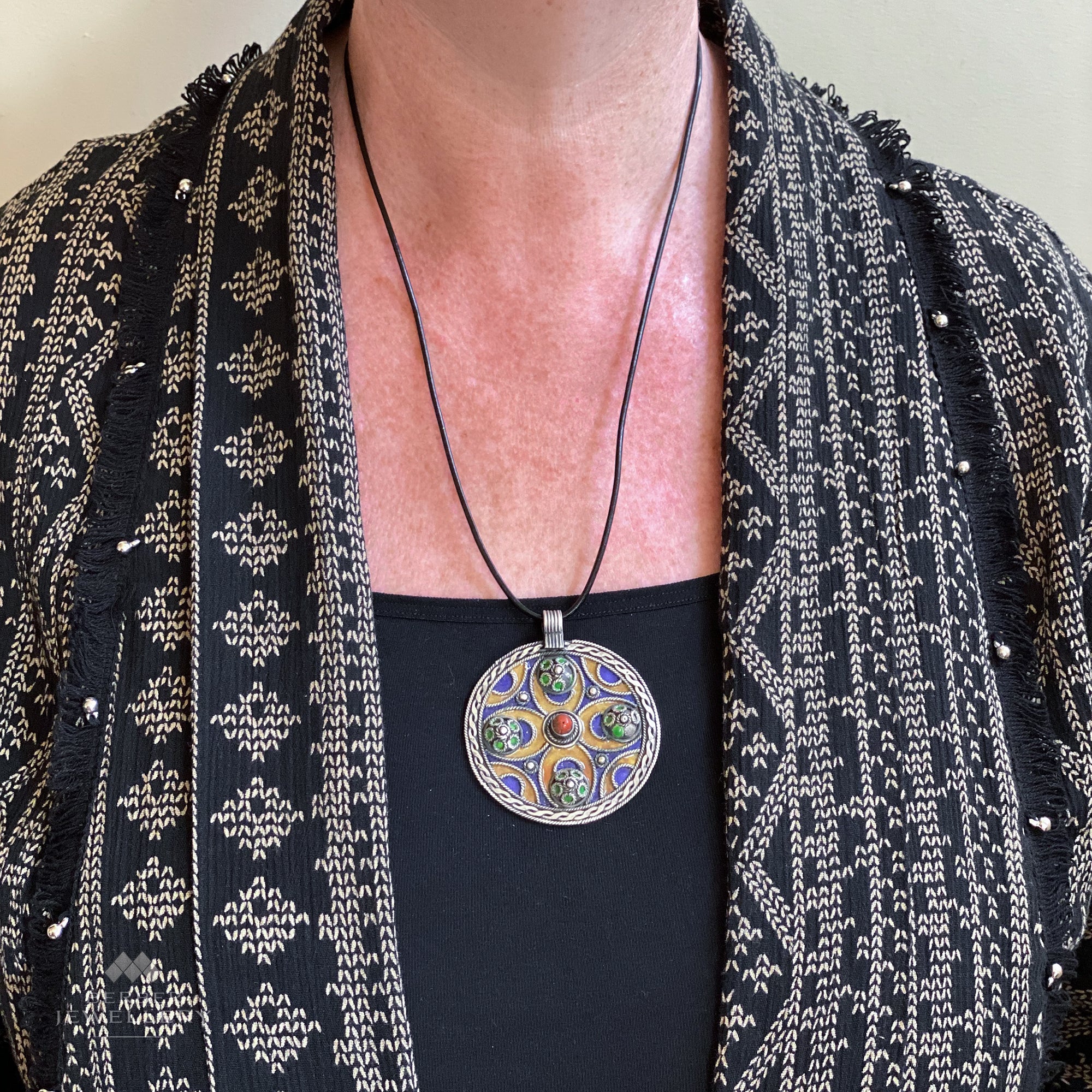 Berber Jewellery | Vintage silver pendant from Kabylie, Algeria