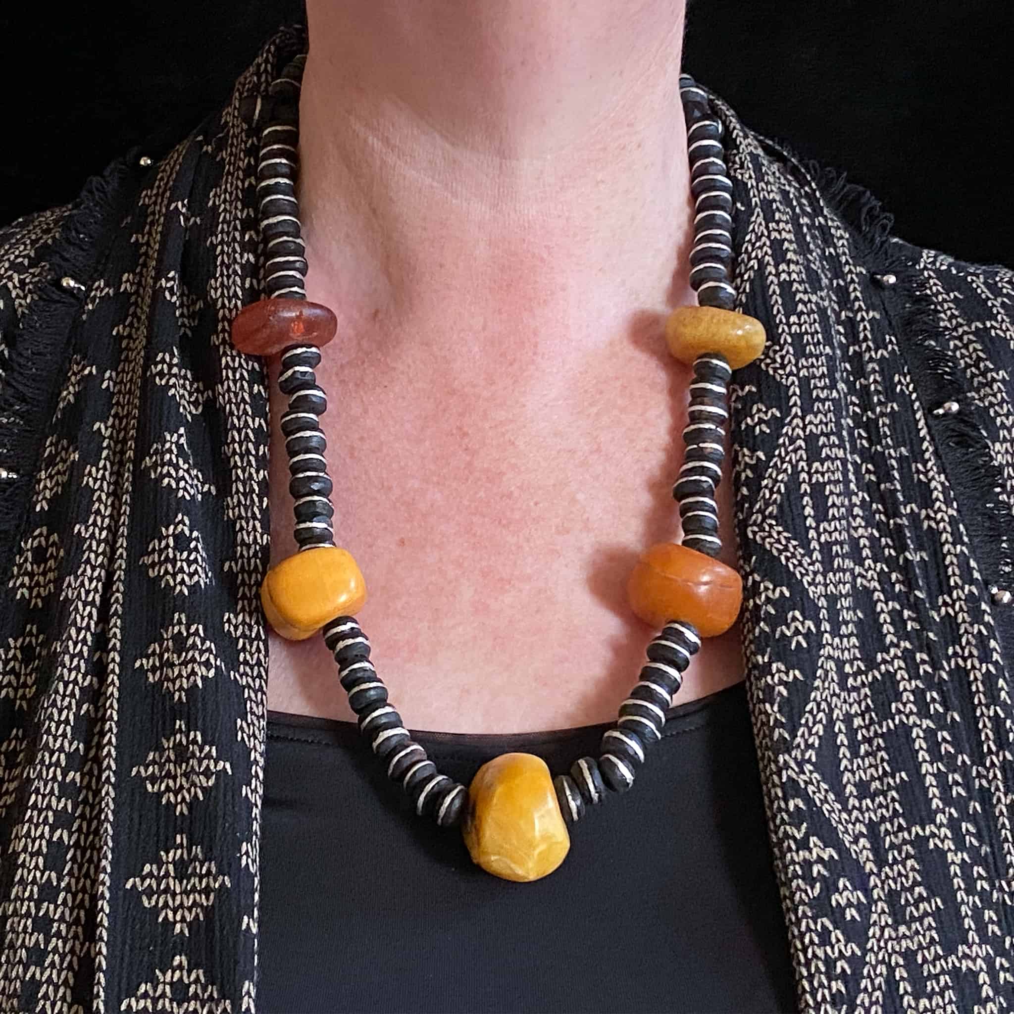 Very Large Amber bead necklace, comprising 18 Eighteen butterscotch amber  beads measuring 48cm in Le