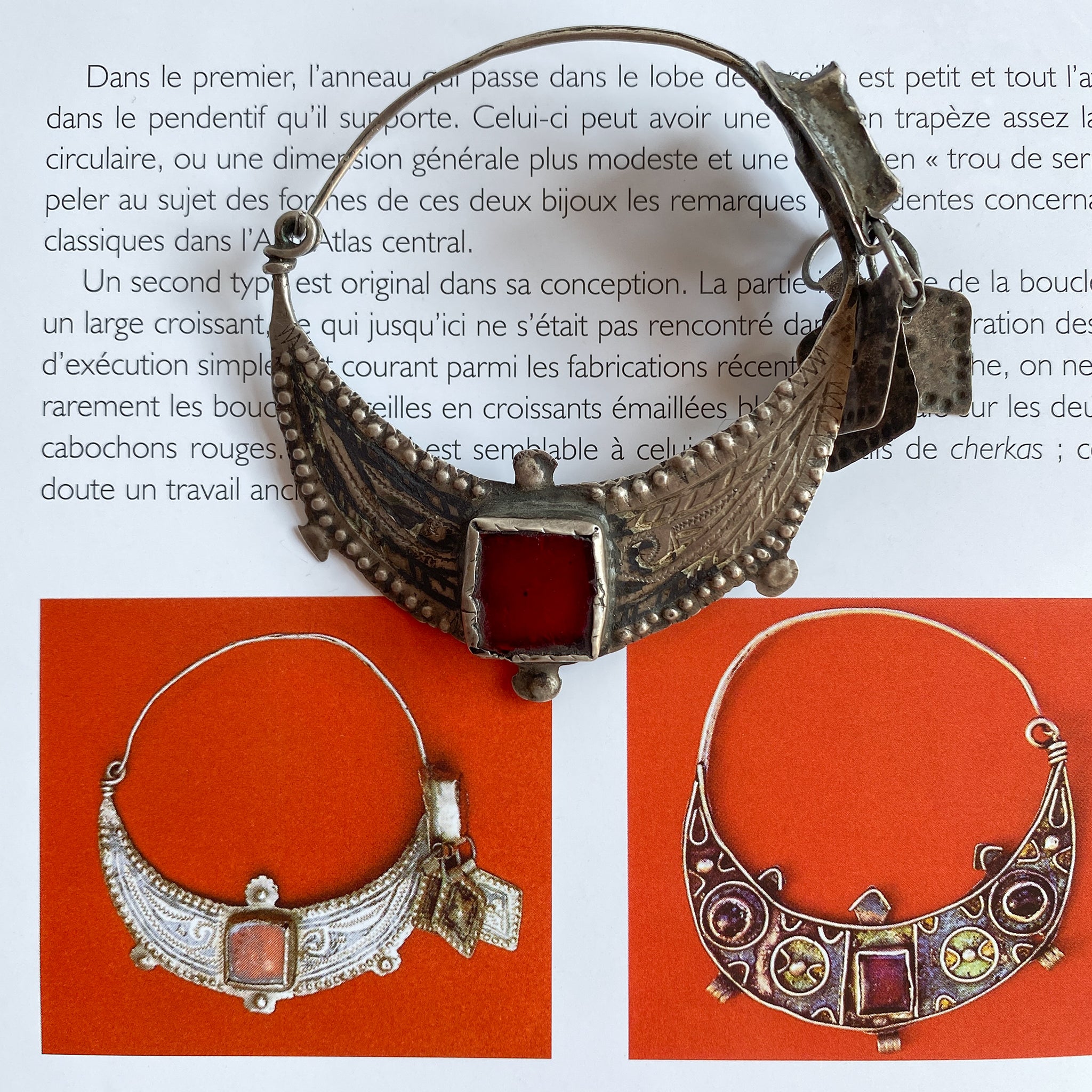 Traditional Antique Amazigh (Berber) Headdress, Ida ou Nadif, Morocco with matching Earrings/Temporals – RARE