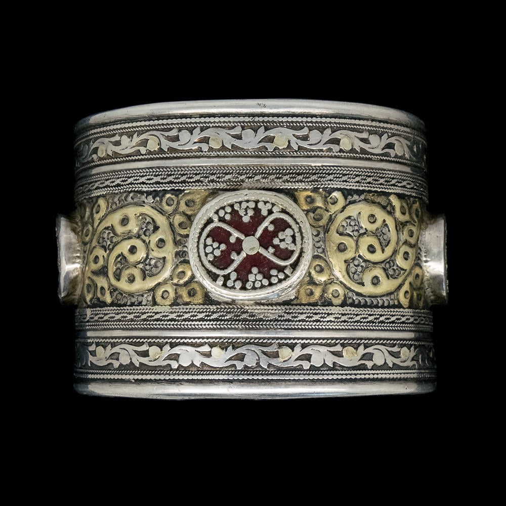 Berber Jewellery | Vintage silver cuff bracelet from Kazakhstan