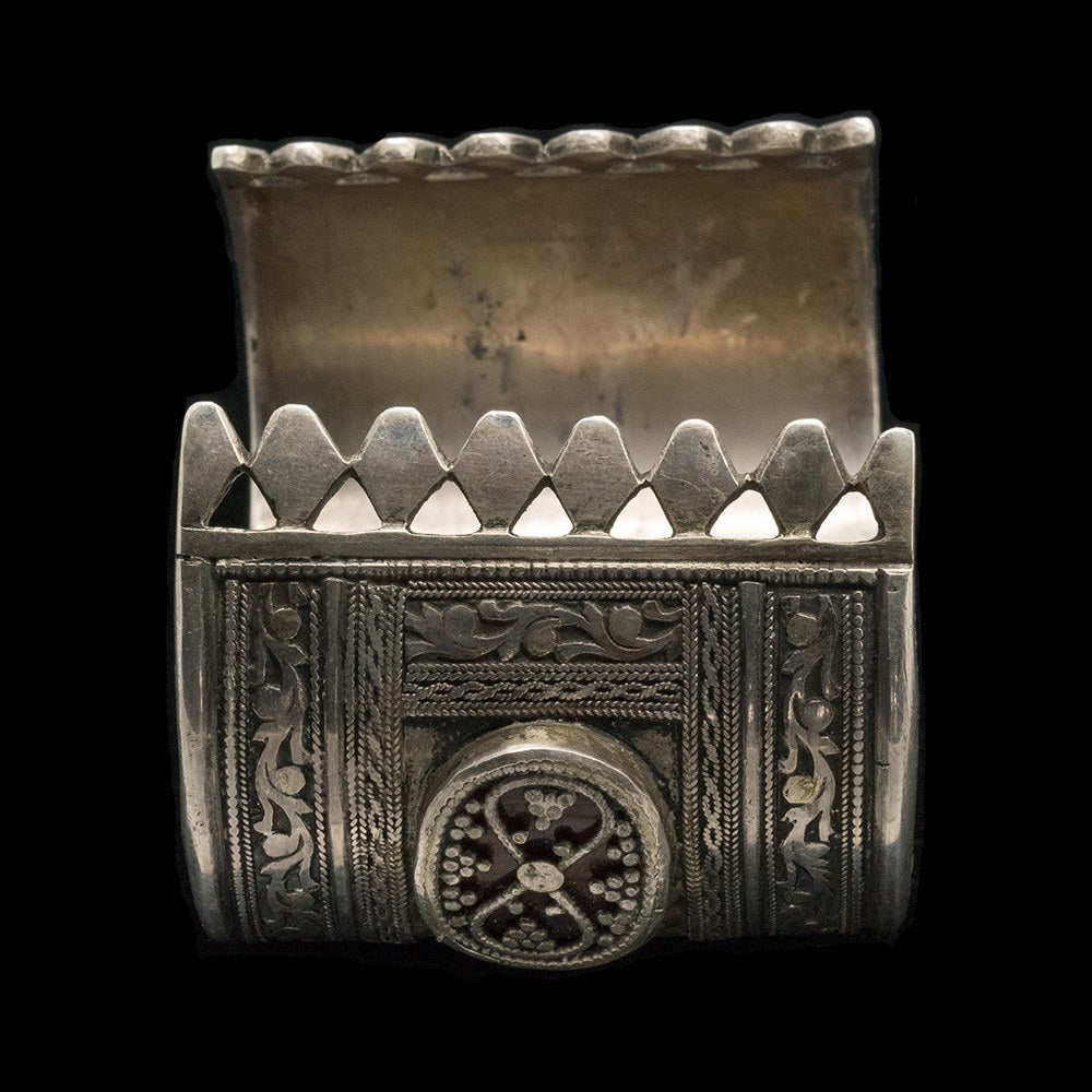 Berber Jewellery | Vintage silver cuff bracelet from Kazakhstan
