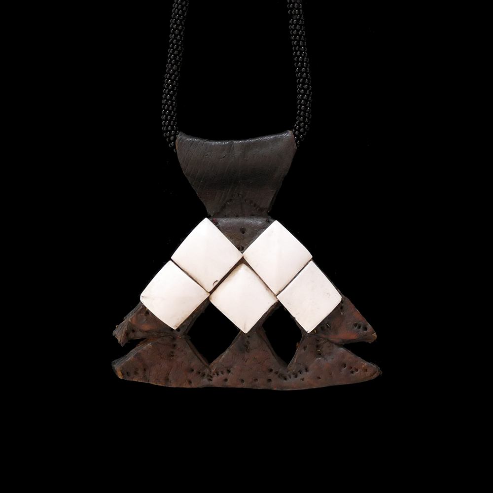 Berber Jewellery | Vintage leather khomissar necklace with onyx cord