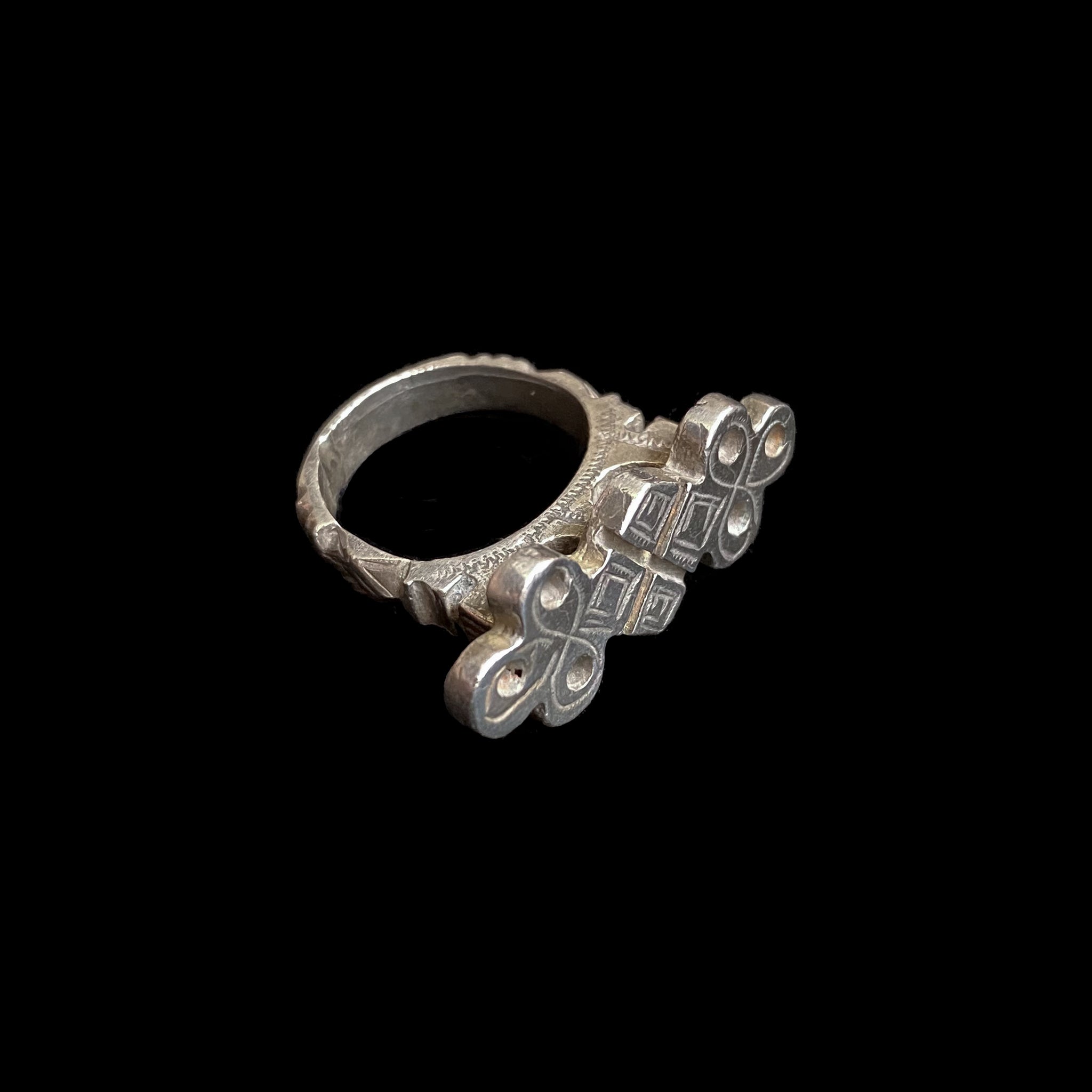 Old Silver Saharan Tuareg Ring