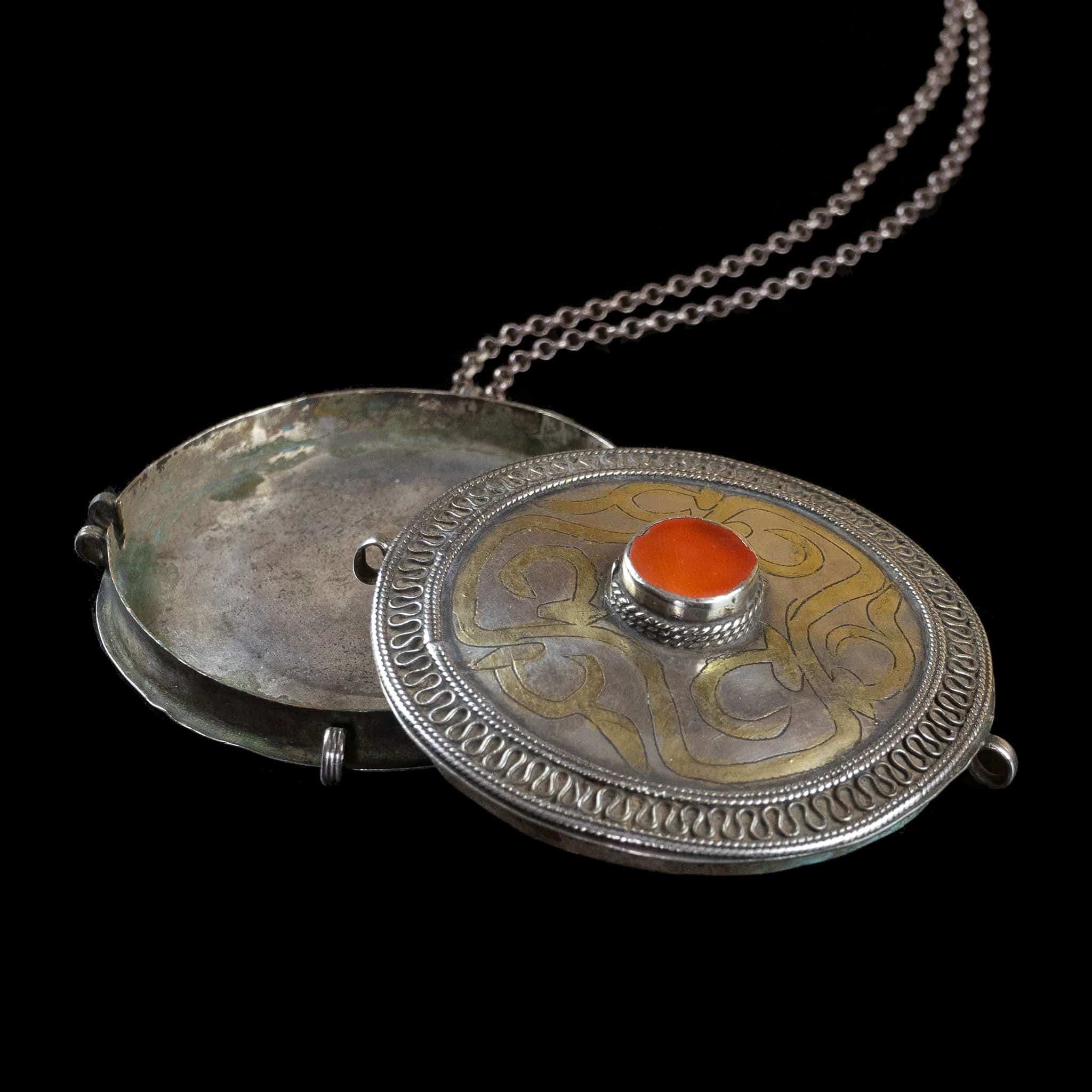 Antique Turkmen Tekke pendant box – rare