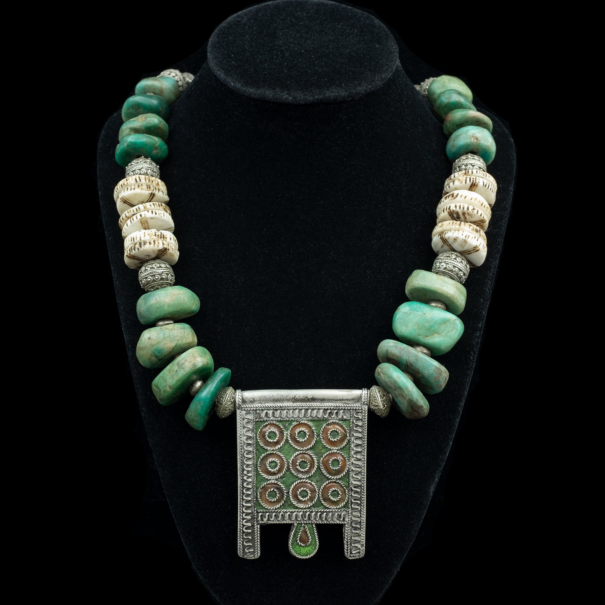 Old discount jade necklace