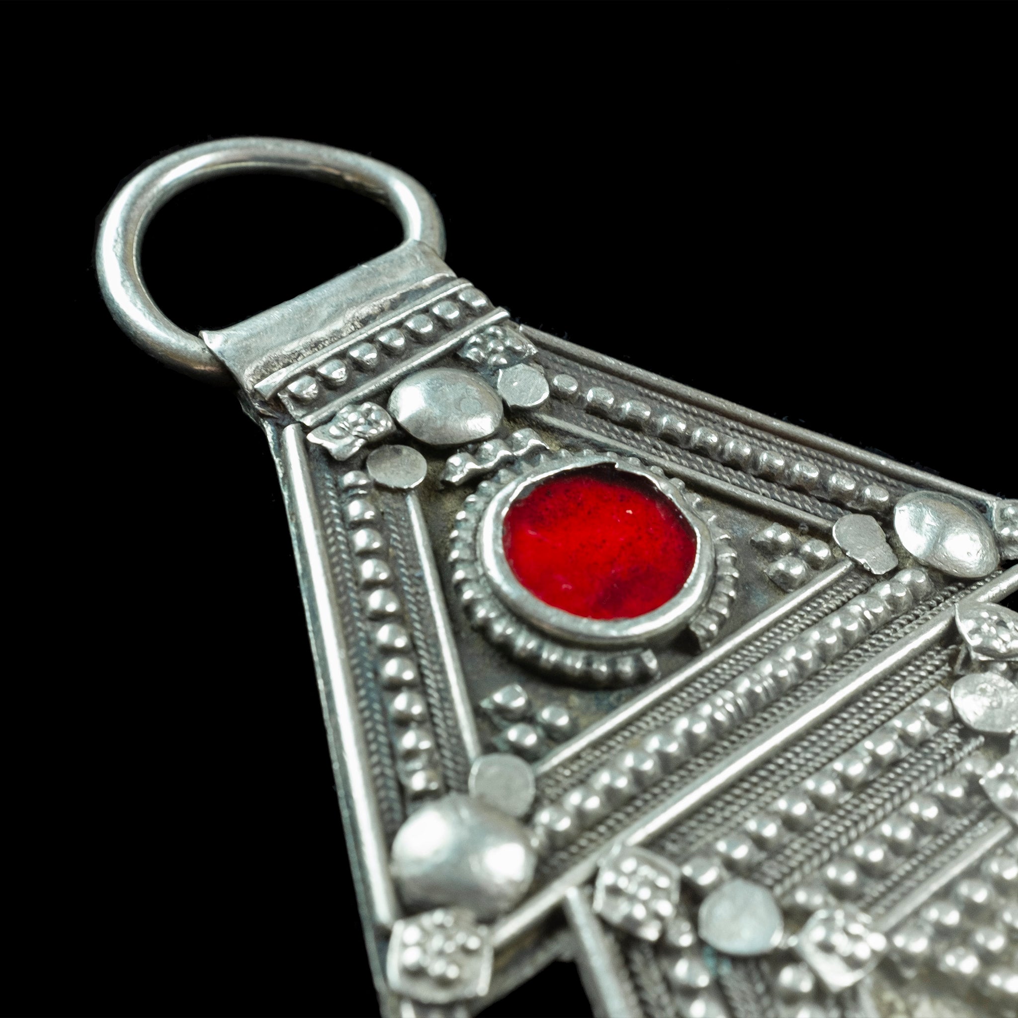 Large Yemeni ‘Muthallath’ Pendant | Vintage Ethnic Jewellery