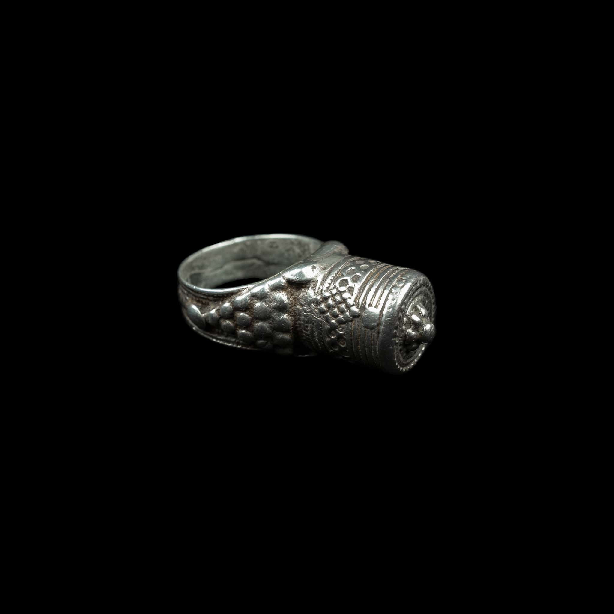 Silver Yemeni Tower Ring | Vintage Ethnic Jewellery | Yemen Jewellery